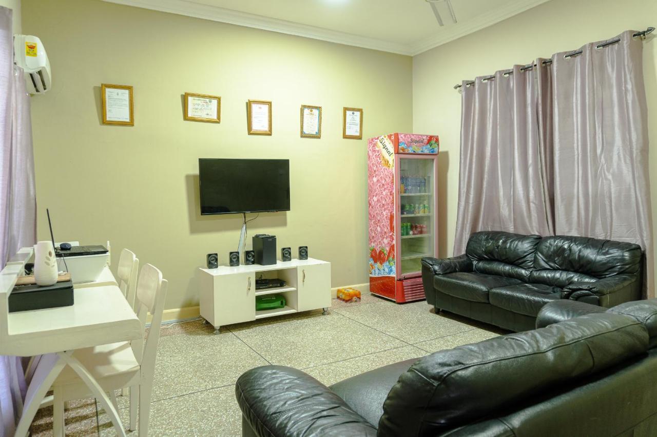 Brannic Lodge Аккра Екстер'єр фото